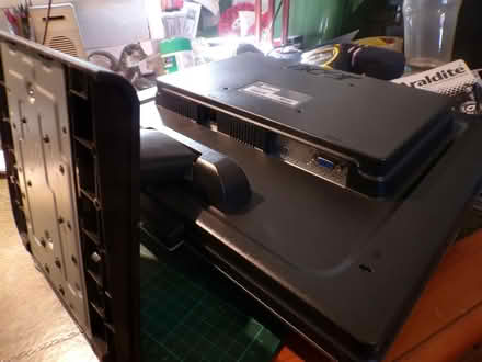 Photo of free PC monitor (KT21 Ashtead Surrey) #2