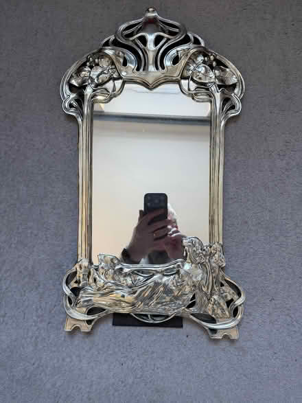 Photo of free Art deco style mirror (Priestwood RG42) #1