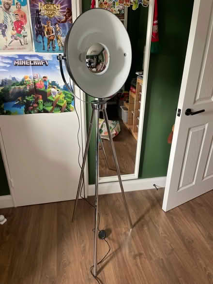 Photo of free Floor lamp (Welwyn Garden City AL7) #1