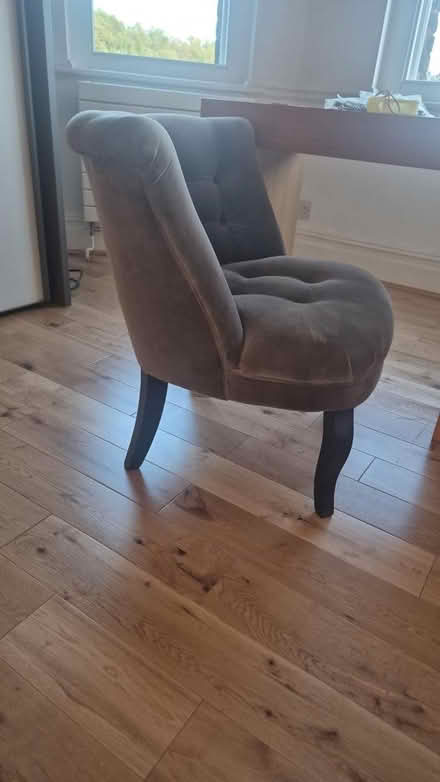 Photo of free Chair (111 Oakwood Court) #1