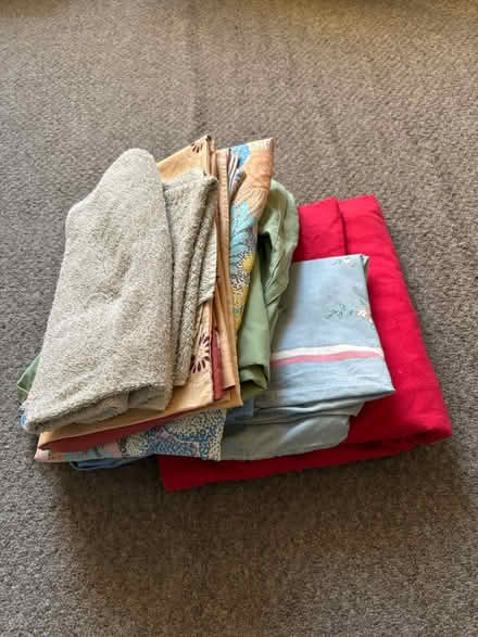 Photo of free Towels and bed linen (Highbury N5) #1