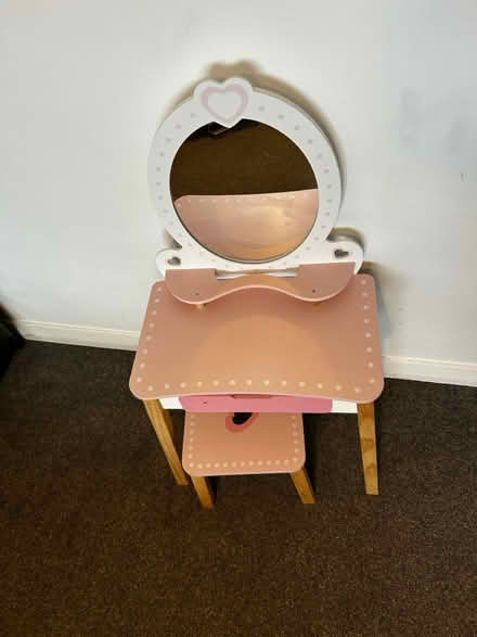 Photo of free Small kids vanity with still (Grampian Road, Rosyth) #2