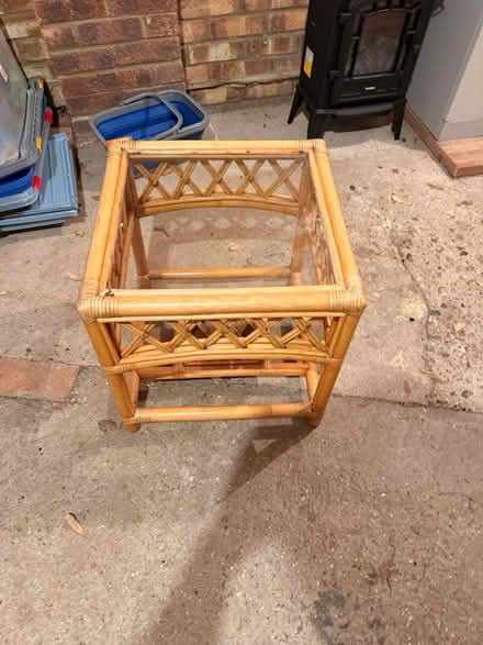 Photo of free Glass table (Sl6 5JA) #2