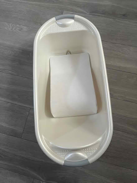 Photo of free Baby bath (High Road Leyton E10) #1