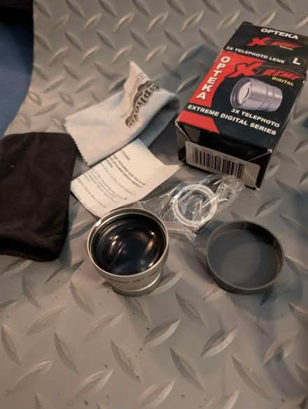 Photo of free 2 telephoto lens and a telescope (Herald Square, Manhattan) #2