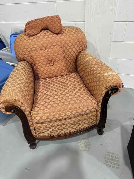 Photo of free Vintage Arm Chair (near Cardi's Furniture) #1