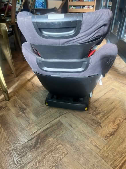Photo of free Group 2/3 child’s car seat (Royal Standard SE3) #2