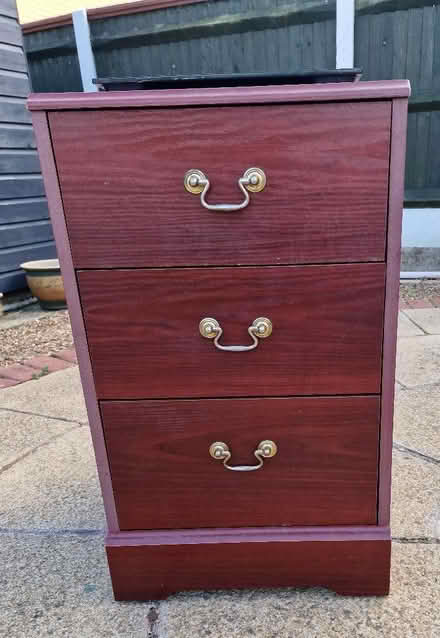 Photo of free Bed side drawers (Middle Deal CT14) #1