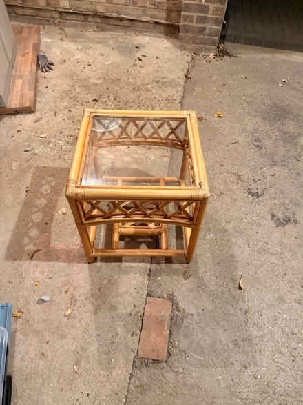 Photo of free Glass table (Sl6 5JA) #3
