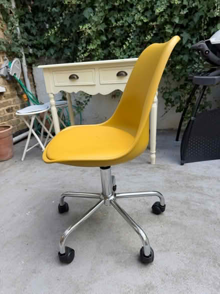 Photo of free Office chair (London fields, E8) #2