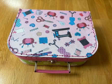 Photo of free Small sewing box for kids (B437la) #1