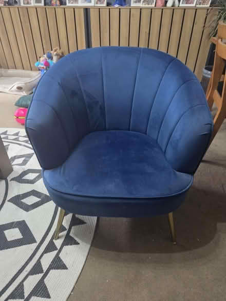 Photo of free Large blue velvet tub chair (RG2 Shinfield) #1