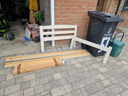 Photo of free 3 foot bed, for a child (Stanway CO3) #4