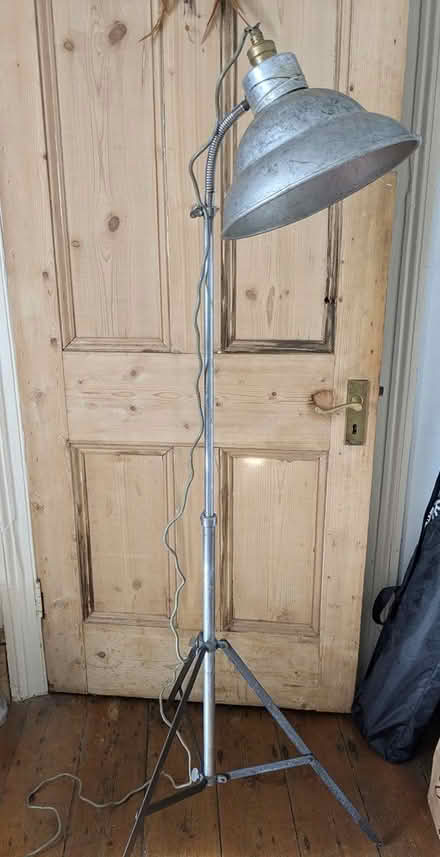 Photo of free Light stand (Clapton E5) #1