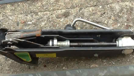 Photo of free Car jack (St Albans AL4) #1