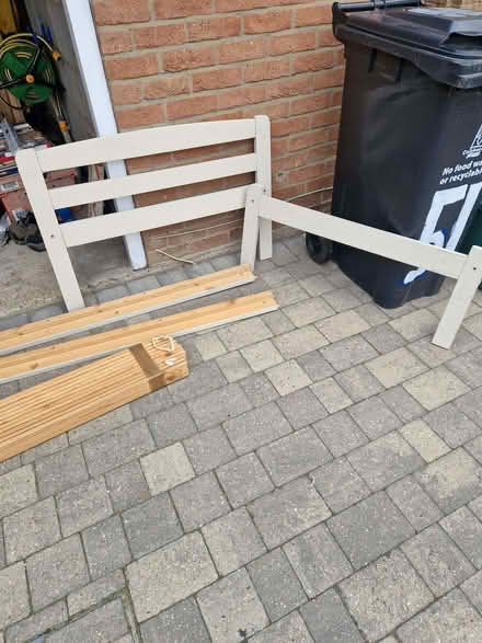 Photo of free 3 foot bed, for a child (Stanway CO3) #3