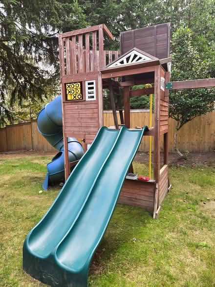 Photo of free Triple decker kids' playset (Education Hill in Redmond) #2