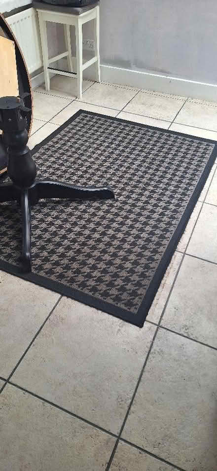 Photo of free Area Rug (Lion Gate TW9) #1