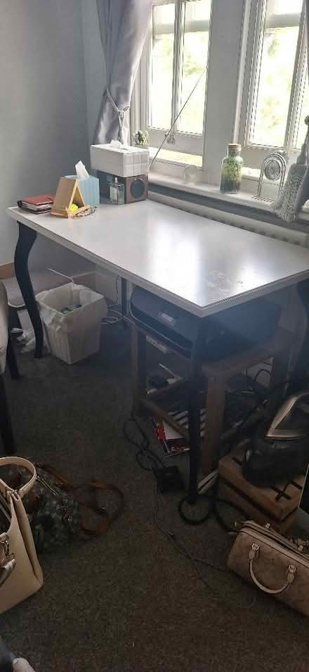 Photo of free Light grey desk and chair (Lion Gate TW9) #1