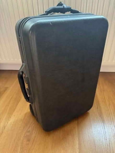 Photo of free Samsonite Carry on suitcase (Oxshott KT22) #1