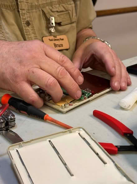Photo of free Fix-It Night in Magnuson Oct. 9th (NE Seattle) #3