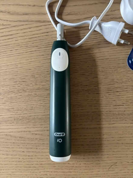 Photo of free Oral B iO electric toothbrush (Halfway G72) #1