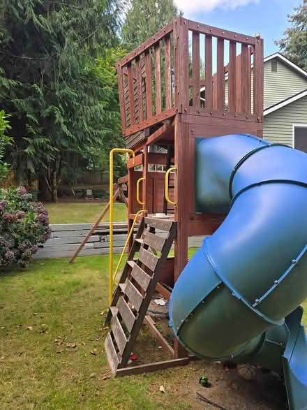 Photo of free Triple decker kids' playset (Education Hill in Redmond) #4