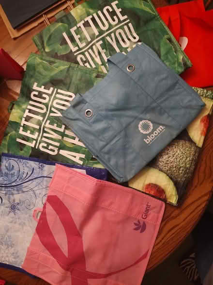 Photo of free 7 totes (Odenton) #1