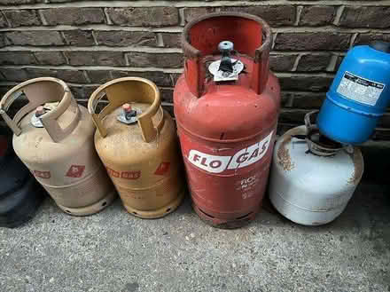 Photo of free 3 Empty FloGas canisters & 2 other small canisters (South Norwood SE25) #2