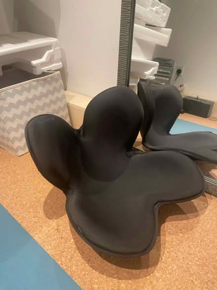 Photo of free Japanese back rest (N4 Finsbury Park Road) #2
