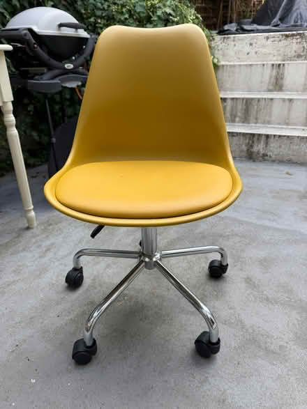 Photo of free Office chair (London fields, E8) #1