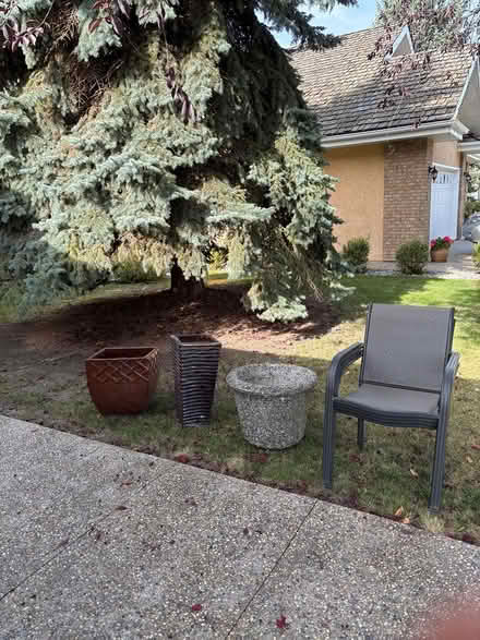 Photo of free Plant pots & outdoor chairs (Twin Brooks) #2
