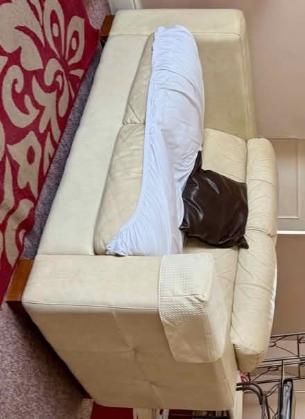 Photo of free Cream leather suite DFS (Purley CR8) #2