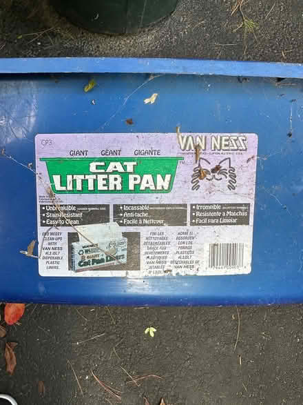 Photo of free Plastic Litter Box (Media/Swarthmore area) #1