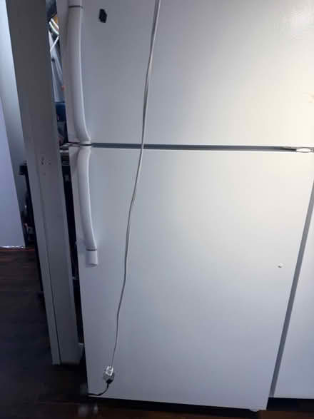 Photo of free Upright Freezer & Fridge (Streetsville) #3