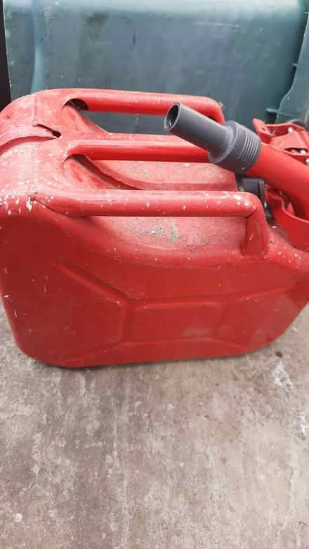 Photo of free Metal petrol can (Byfleet KT14) #2