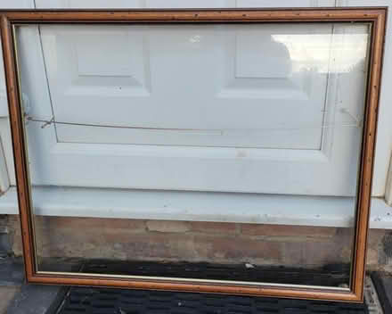 Photo of free Picture frame with glass (Letchworth SG6) #1