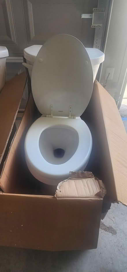 Photo of free 3 like new condition Toilets (Forney tx, off Hwy 548) #1