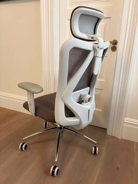 Photo of free White/Grey Office Chair (Dunderrow) #2