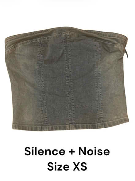 Photo of free Silence + Noise Woman’s Top (Brooklyn Storage) #1