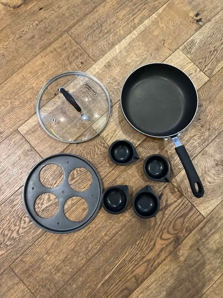 Photo of free Frying Pan, egg poacher (Central Woodley RG5) #1