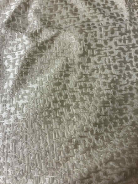 Photo of free 2 bed pillow covers (Westmont il) #3