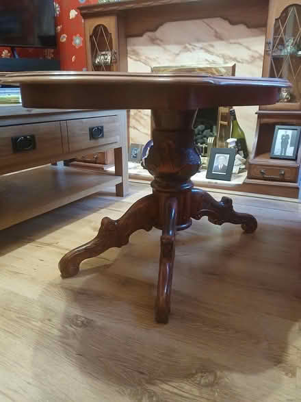 Photo of free Table (Tooting Broadway London) #4