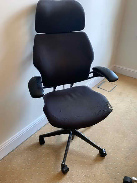 Photo of free Office chair - Needs repair (St. James’s. SW1) #2