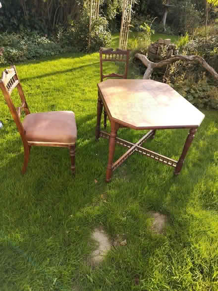 Photo of free Old wooden table and four chairs (Belper DE56 1LG) #4