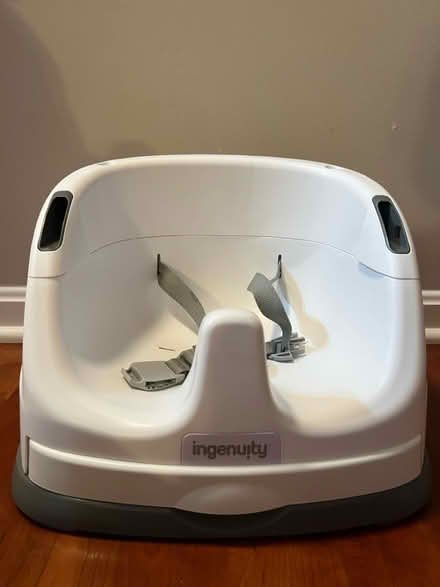 Photo of free baby floor chair (Montgomery Village) #1
