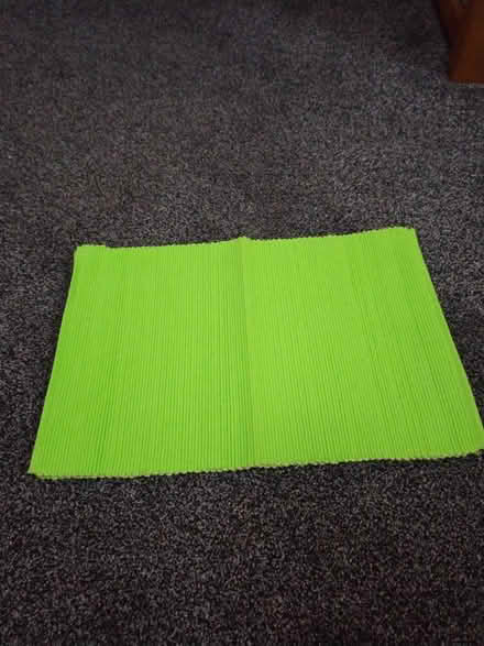 Photo of free place mats (Kendal LA9) #1