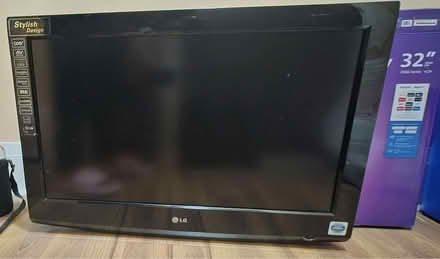 Photo of free 32”LG TV with stand (Yonge and Sheppard) #1