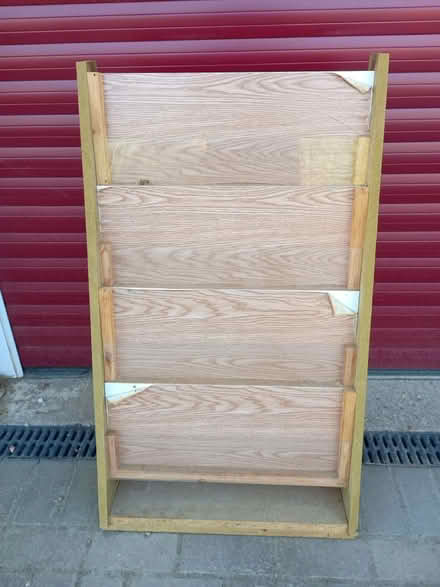 Photo of free Display Stand (Shefford SG17) #1