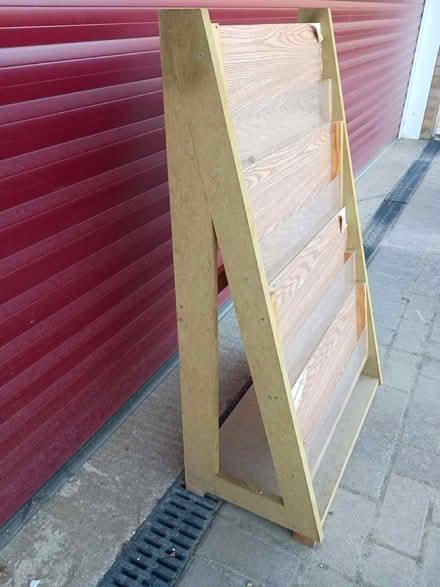 Photo of free Display Stand (Shefford SG17) #2